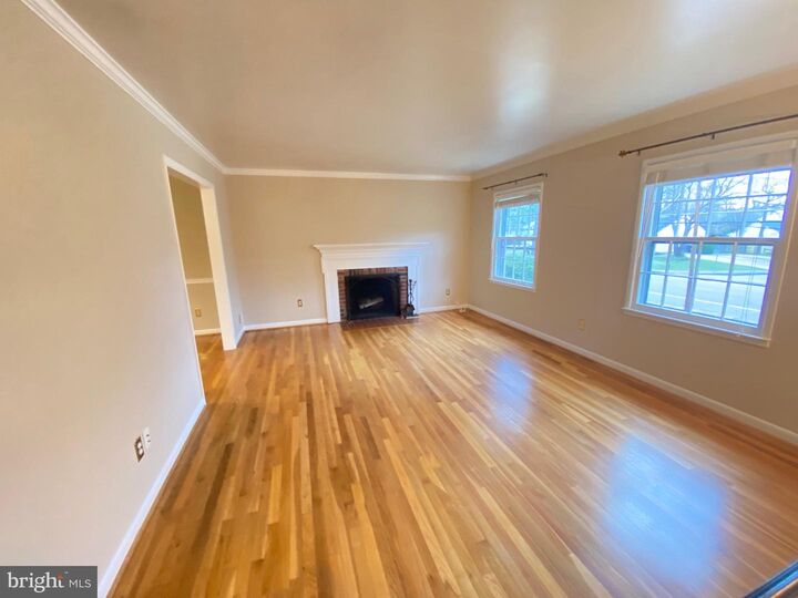 Property Photo: 8317 Riverside Road VA 22308