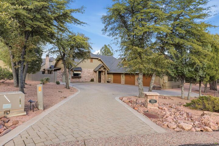 Property Photo:  1006 W Knotty Pine Circle  AZ 85541 