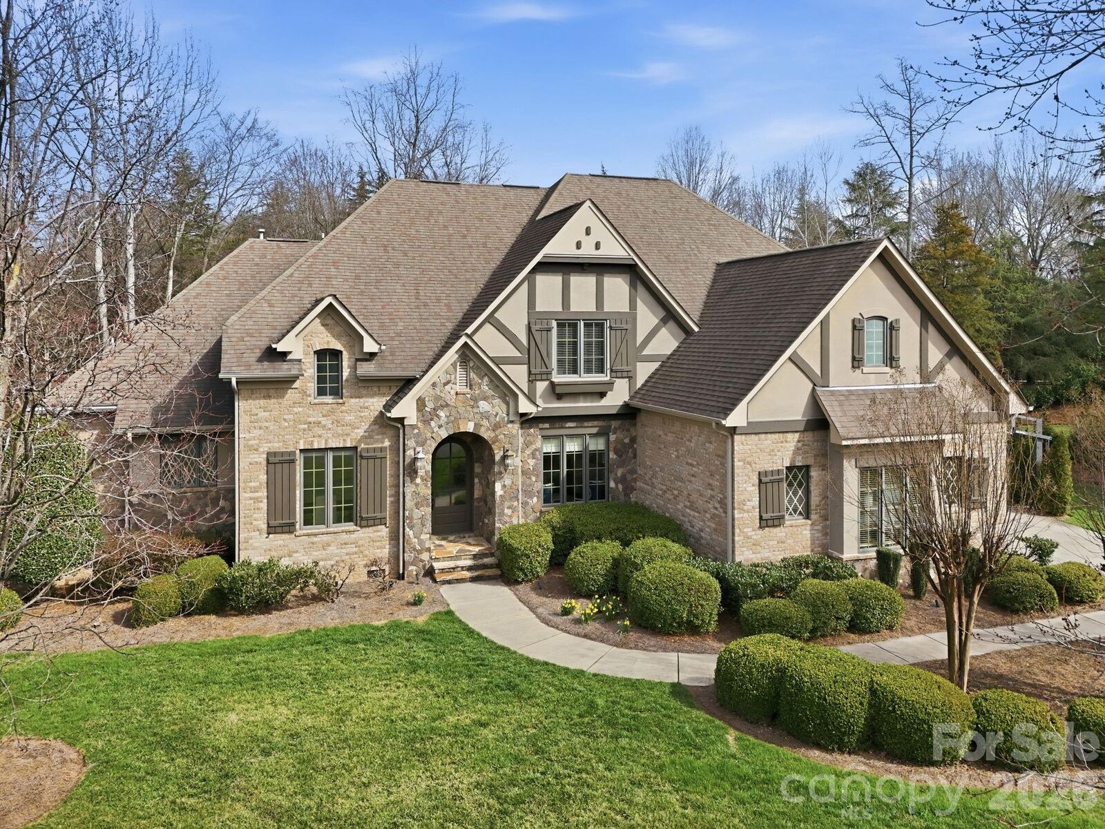 Property Photo: 213 Glenmoor Drive NC 28173
