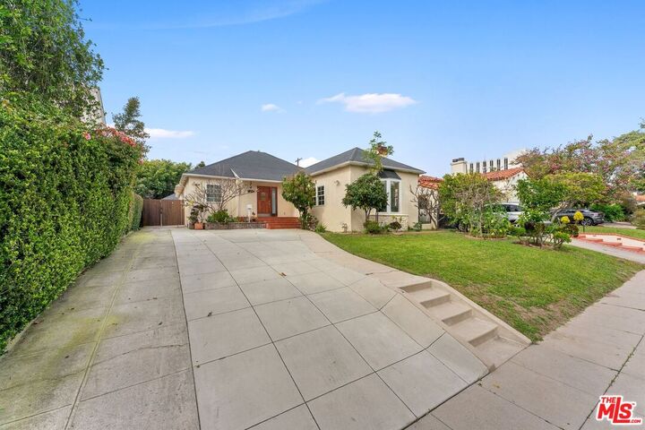Property Photo:  843 S Mullen Ave  CA 90005 