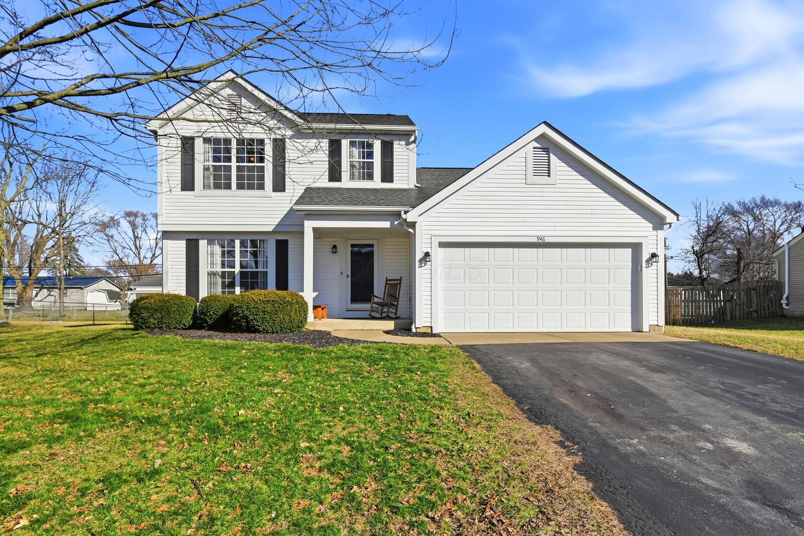 Property Photo:  946 Lateglow Court  OH 43055 