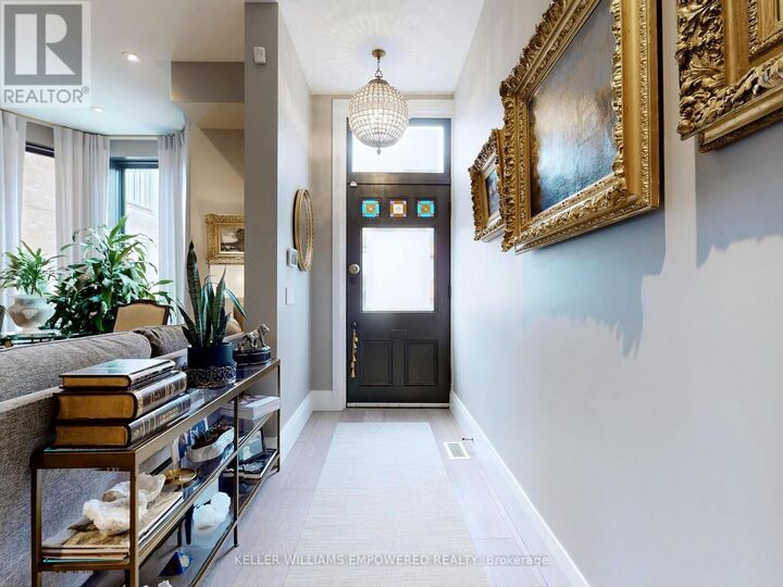 Property Photo:  10 Webster Avenue  ON M5R 1N7 