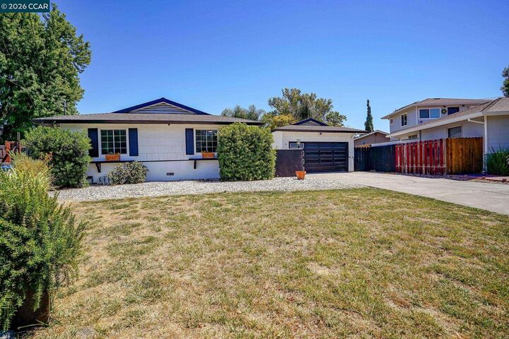 Property Photo: 69 Fordham Ct CA 94523