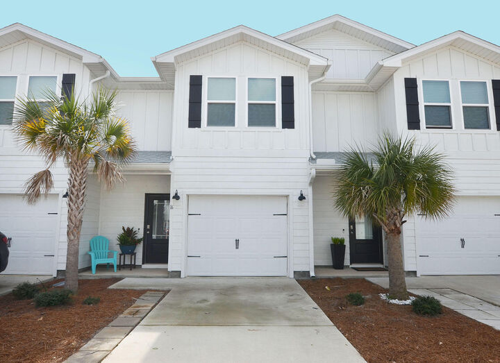 Property Photo:  16 Redbird Loop  FL 32541 