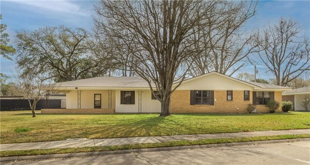 Property Photo: 5619 W Circle Drive LA 71301