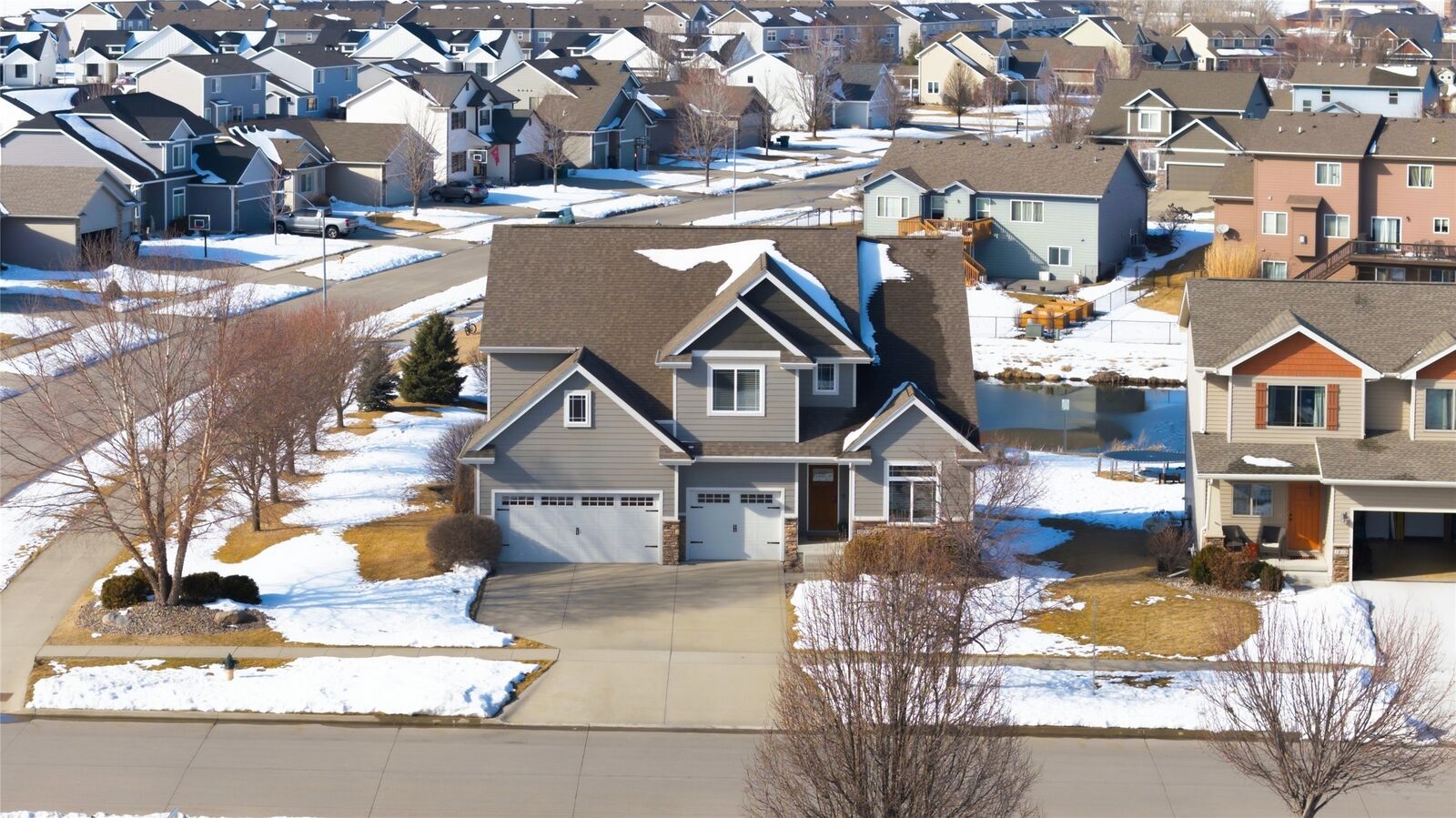 Property Photo:  1022 NW Reinhart Drive  IA 50023 