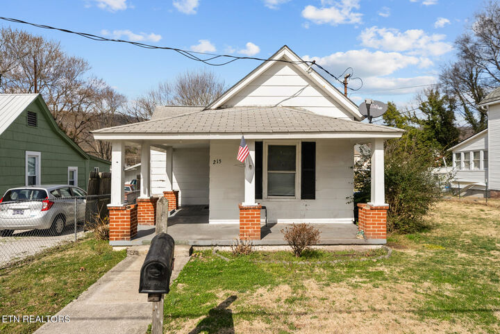 Property Photo:  215 N Front St  TN 37854 