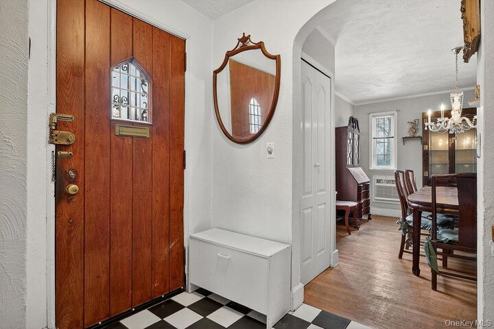 Property Photo: 21 Lawrence Place NY 10803
