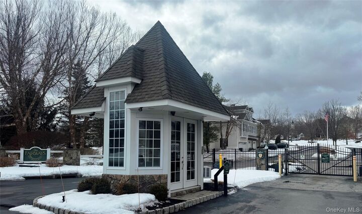 Property Photo:  21 High Ridge Lane 21  NY 10940 