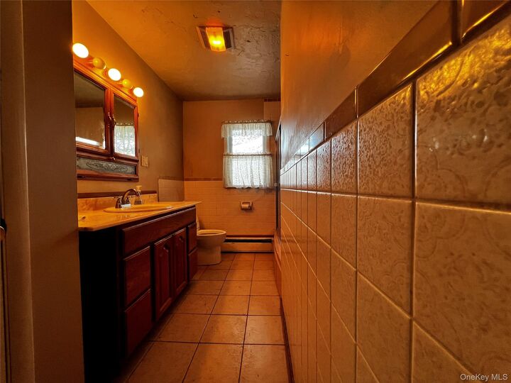 Property Photo:  24 Lorraine Boulevard  NY 12603 