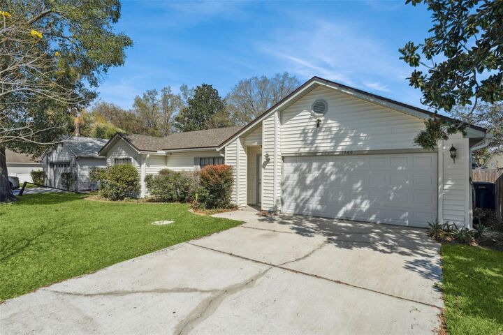 Property Photo: 1660 Cracker Creek Court FL 32765