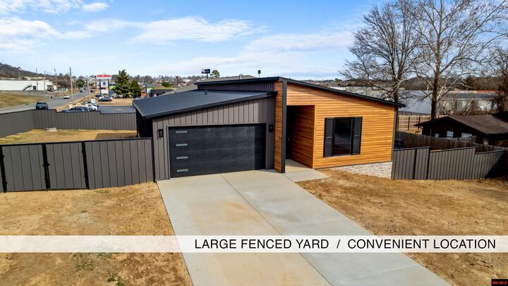 Property Photo:  1001 Bluebird Lane  AR 72653 