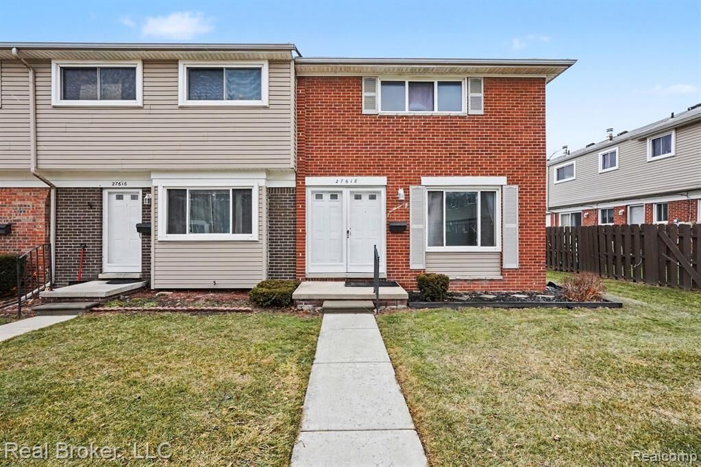 Property Photo: 27618 Marcia Avenue MI 48093 2824