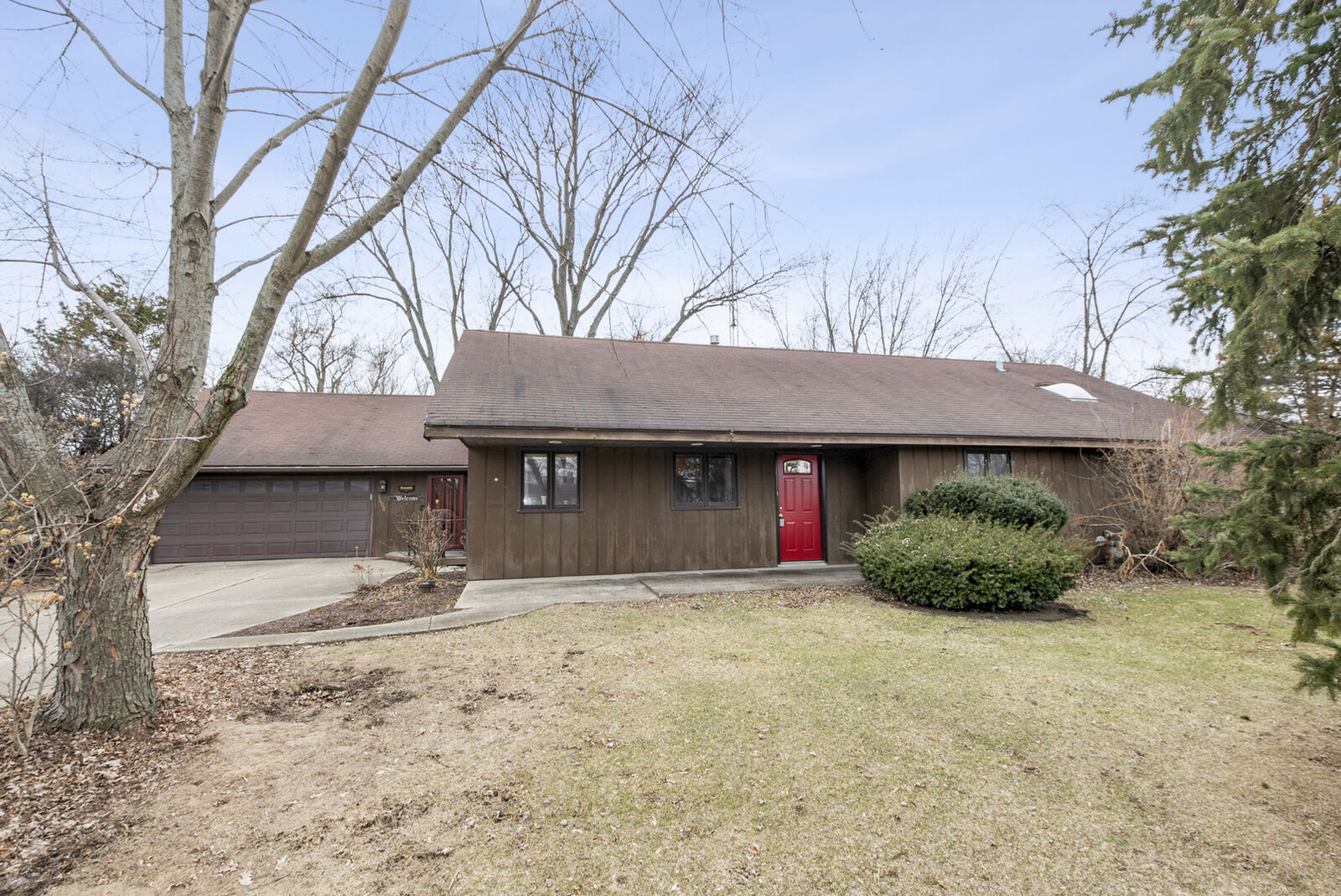 Property Photo: 5608 S Gilbert Avenue IL 60525