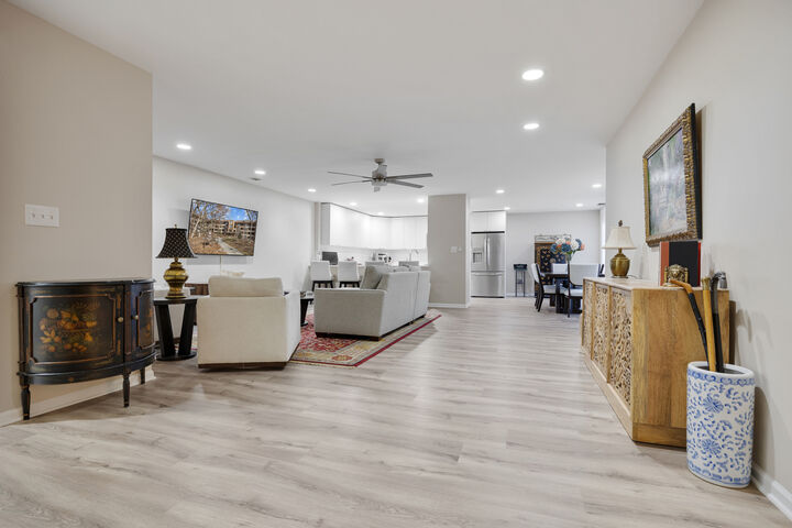 Property Photo:  1401 Burr Oak Road 117B  IL 60521 