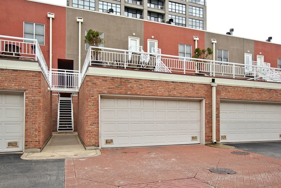 Property Photo:  51 W 15th Street E1  IL 60605 