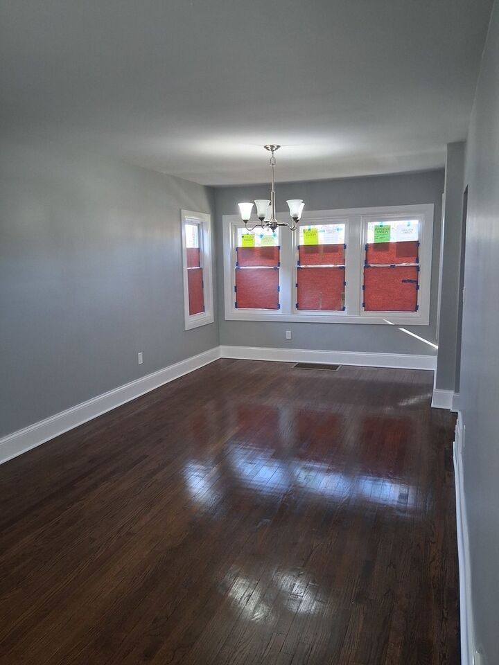 Property Photo:  2105 S 7th Avenue  IL 60153 