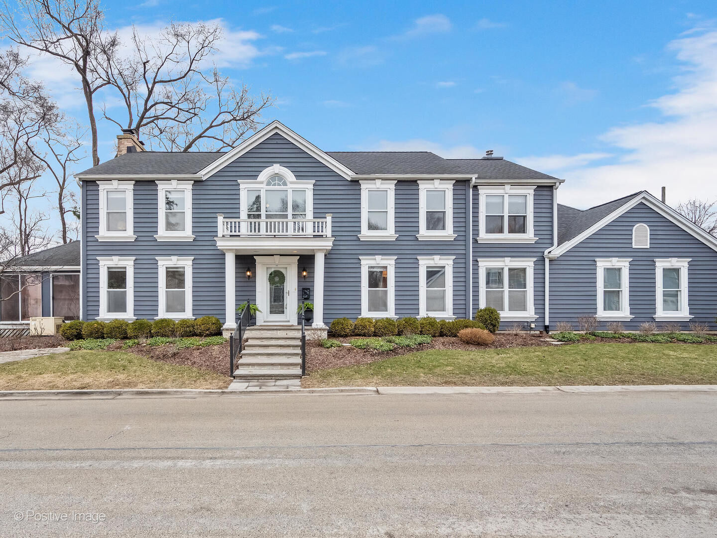 Property Photo:  202 Pine Tree Lane  IL 60526 