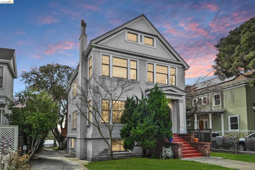 Property Photo:  1822 Clinton Ave  CA 94501 