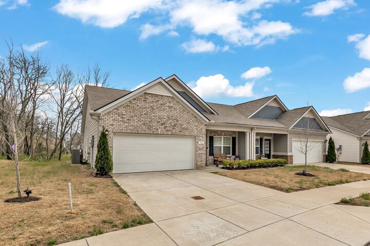 Property Photo:  942 Millstream Dr N  TN 37218 