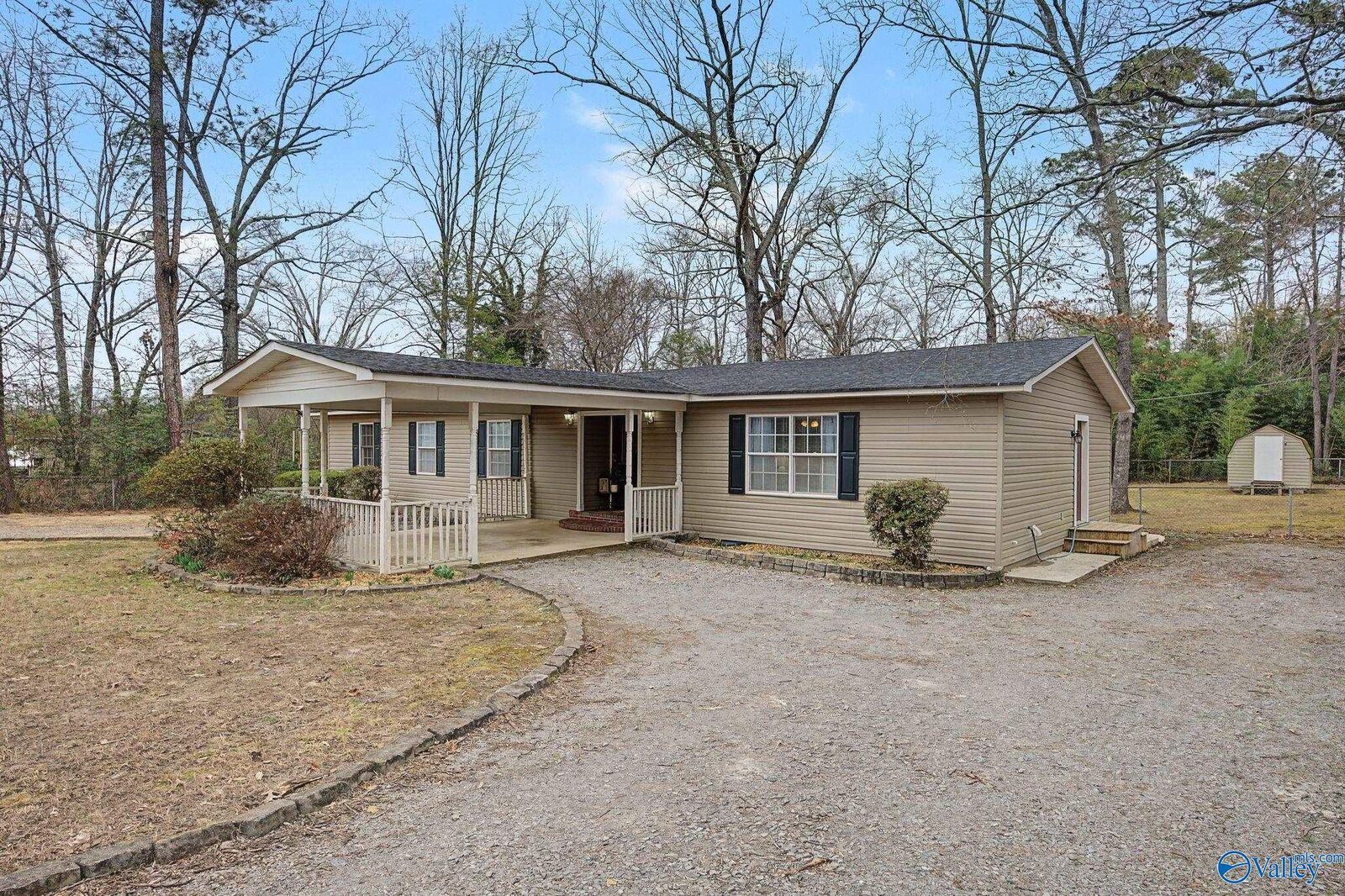 Property Photo: 405 Sobotka Street AL 35640