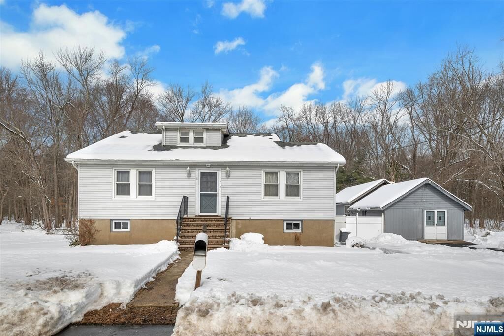 Property Photo: 410 Horseneck Road NJ 07004