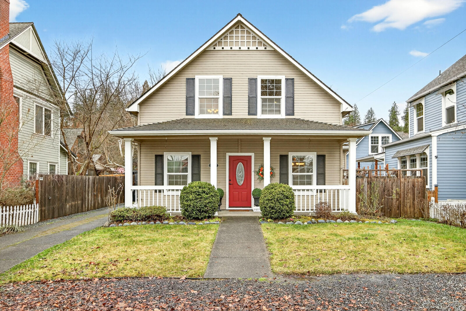 Property Photo: 620 E D Street OR 97530