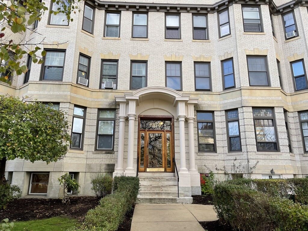 Property Photo:  1870 Commonwealth Avenue 8  MA 02135 