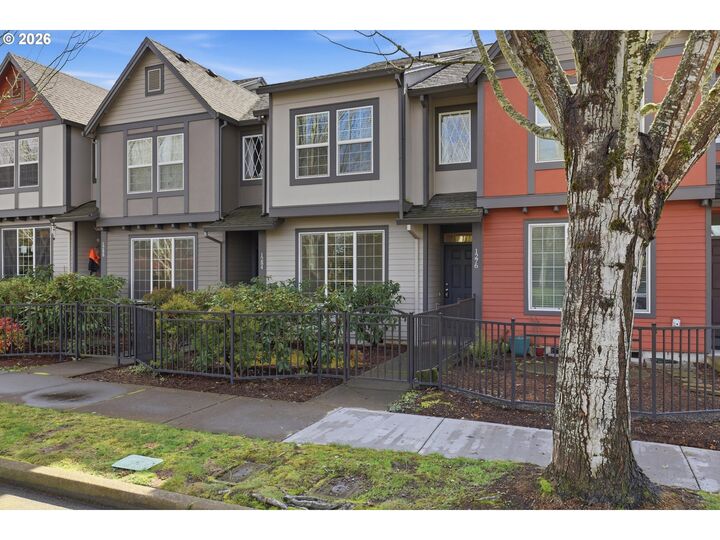 Property Photo: 1276 SE Bacarra St OR 97123