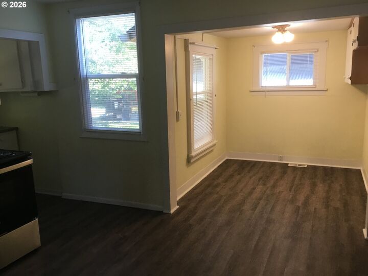 Property Photo:  1224 NE 60th Ave  OR 97213 