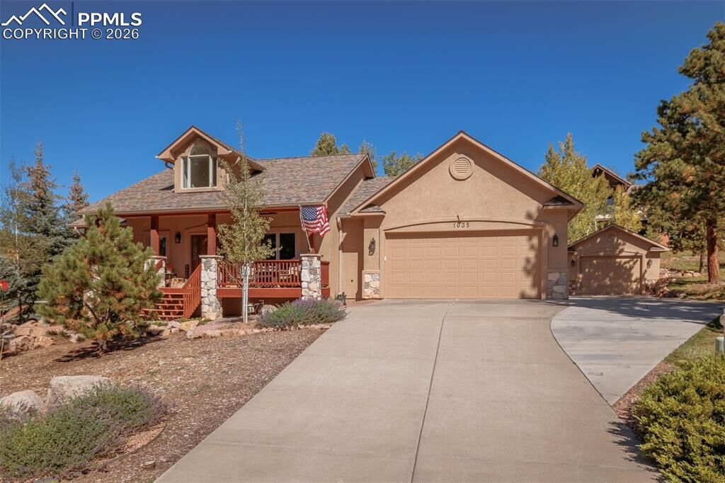 Property Photo:  1035 Parkway Lane  CO 80863 