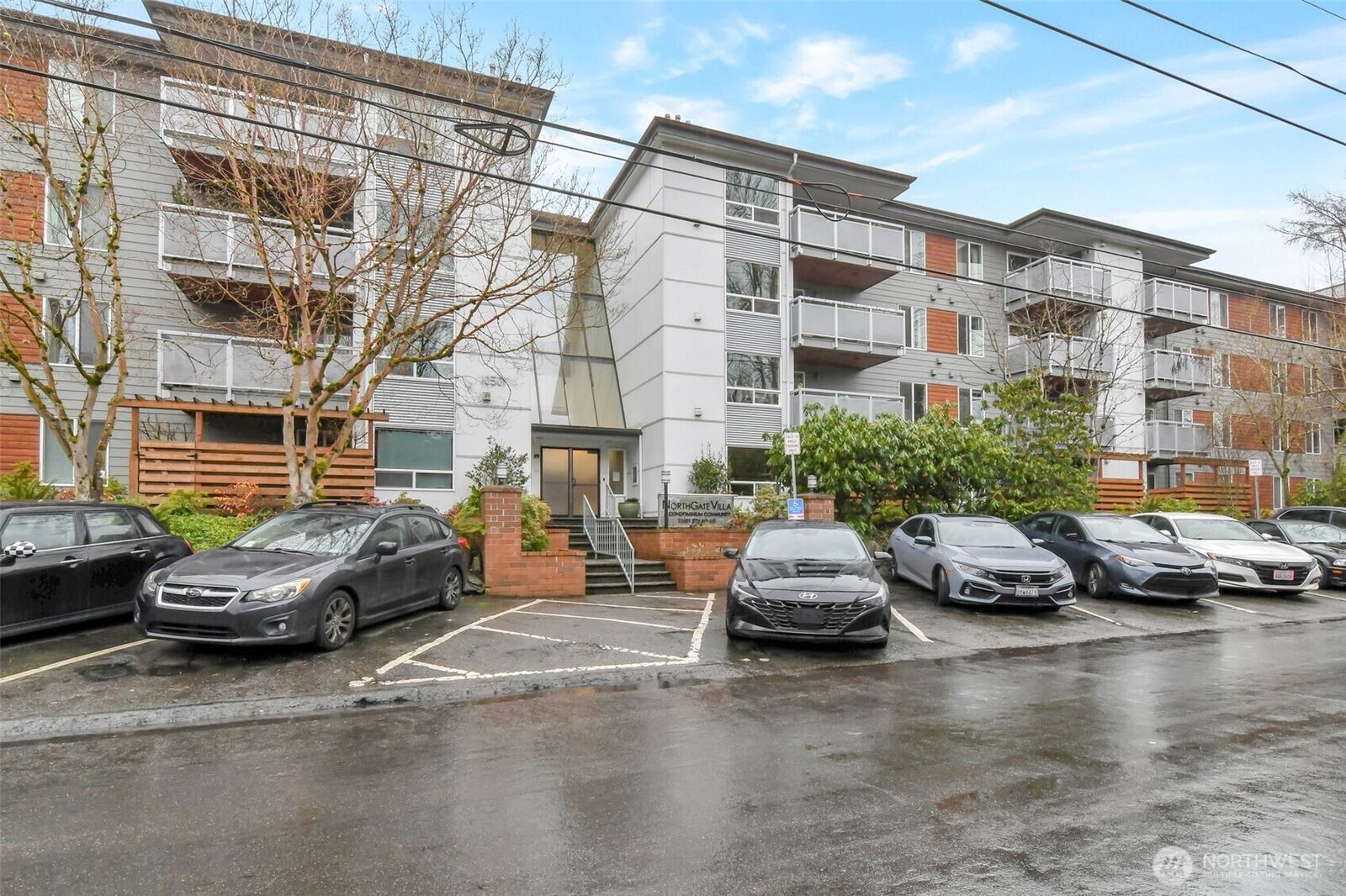 Property Photo: 10501 8th Avenue NE 111 WA 98125