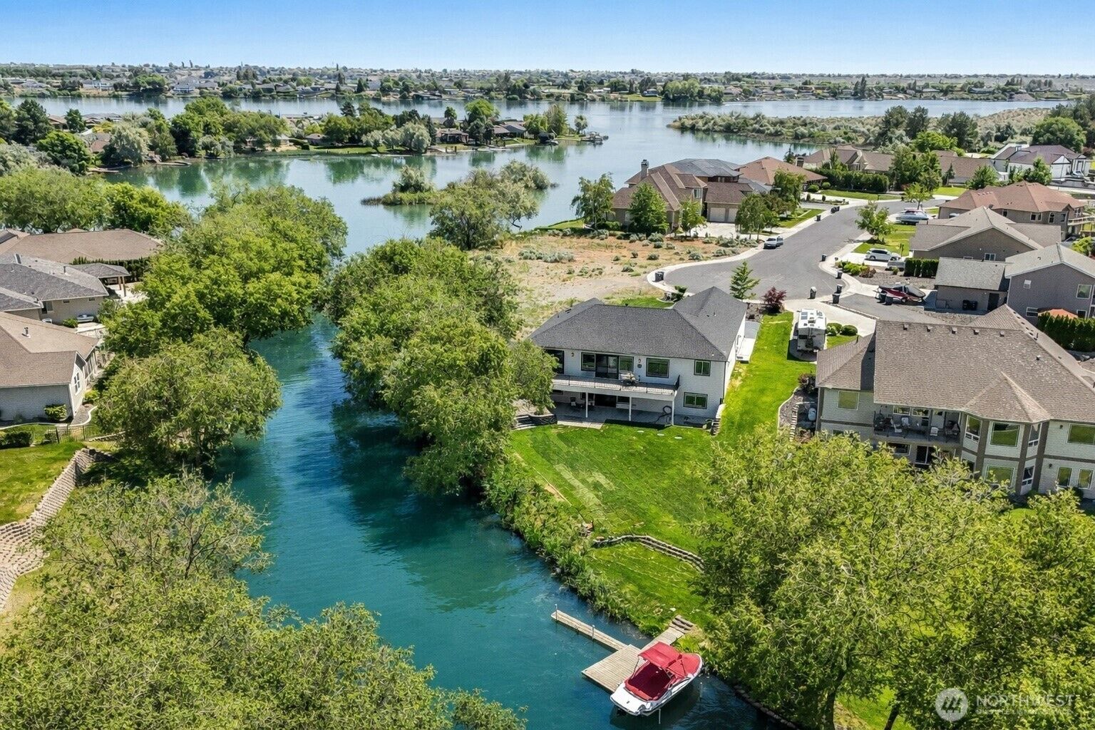 Property Photo:  800 S Camas Place  WA 98837 