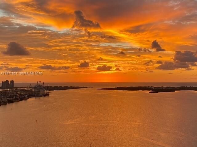 Property Photo: 650 West Ave 1401 FL 33139