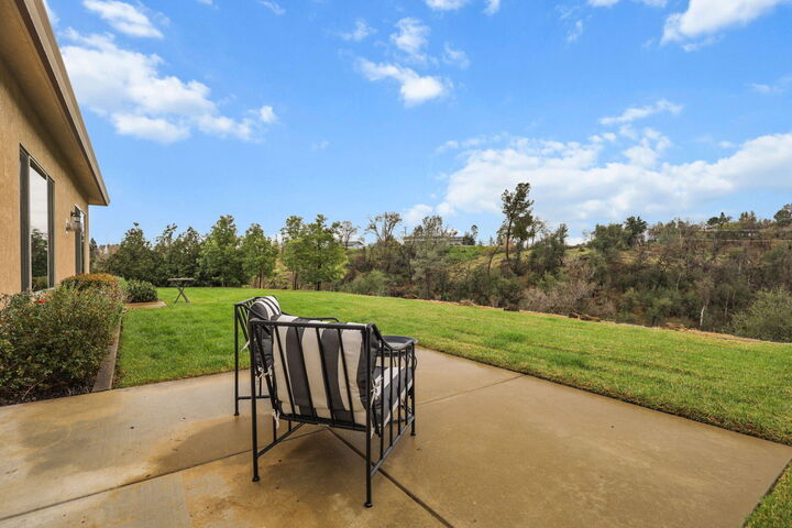 Property Photo: 968 Katmai Place CA 96001