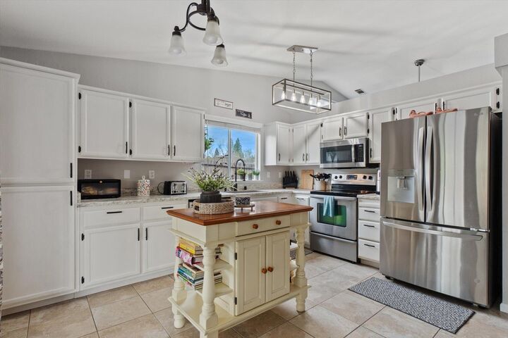 Property Photo: 1110 Grouse Drive CA 96003