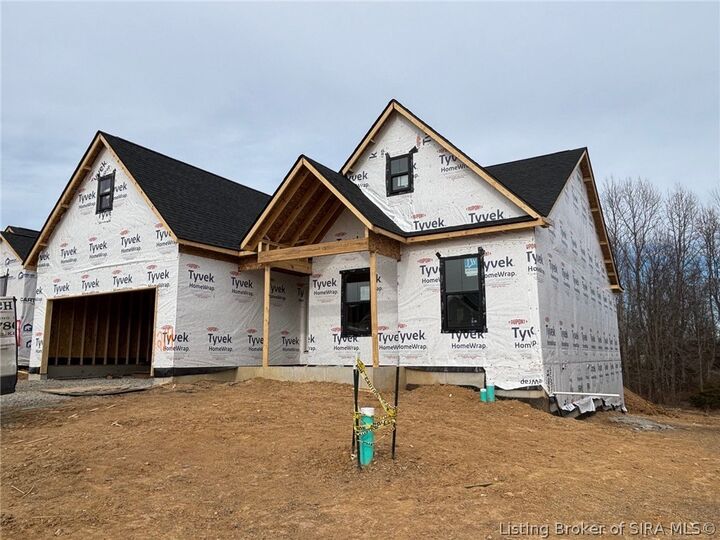 Property Photo: 2609 Vineyard Way 214 IN 47173