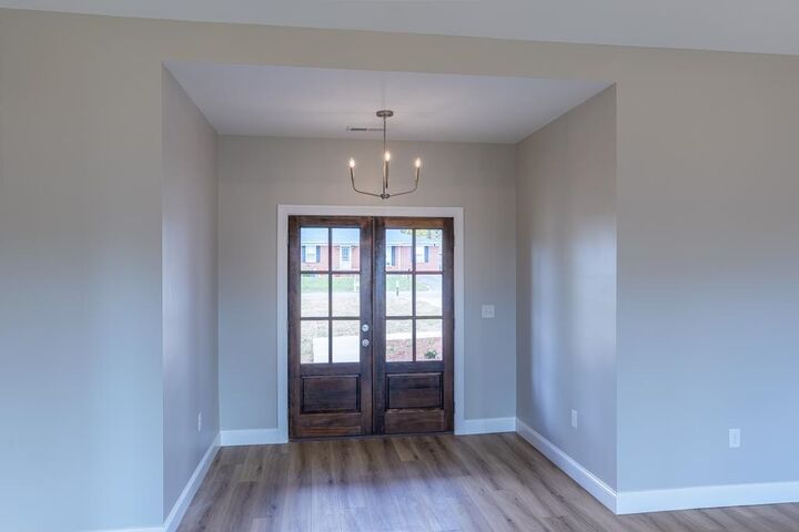 Property Photo: 806 Grand Ave AL 35661