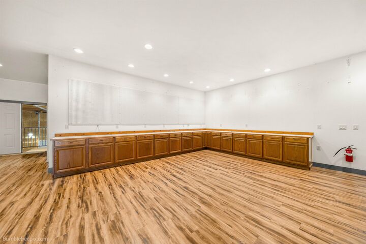 Property Photo: 393958 20 Hwy WA 99119