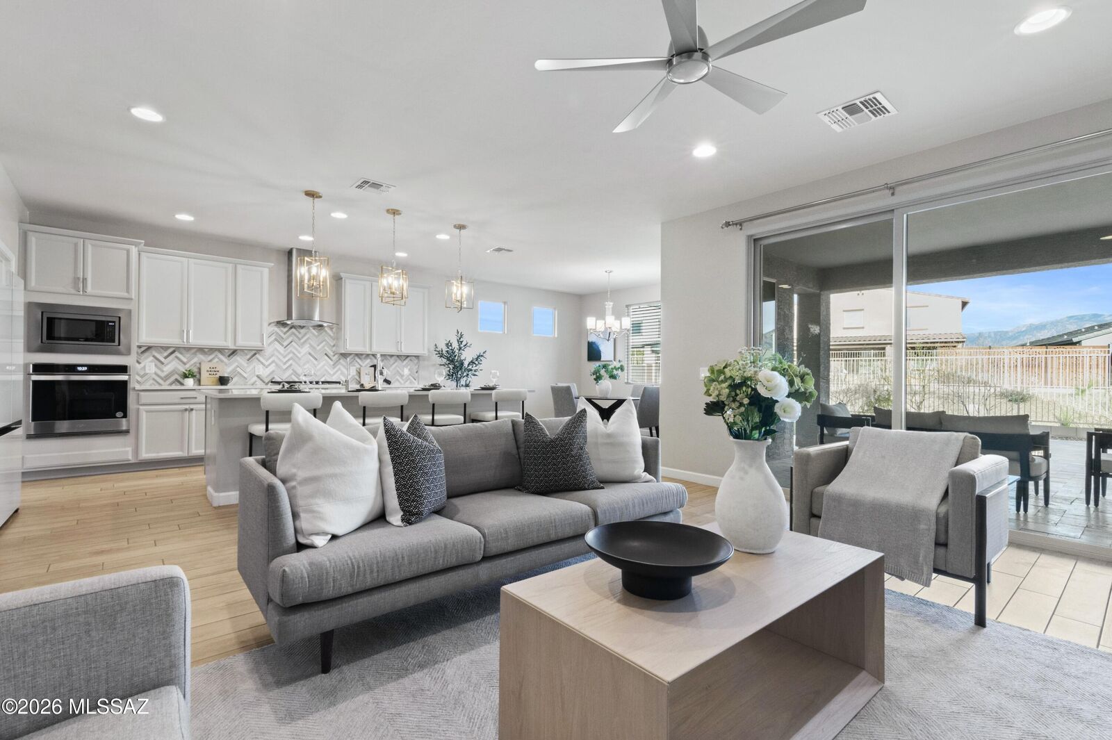 Property Photo:  11587 N Desert Calico Lp  AZ 85742 