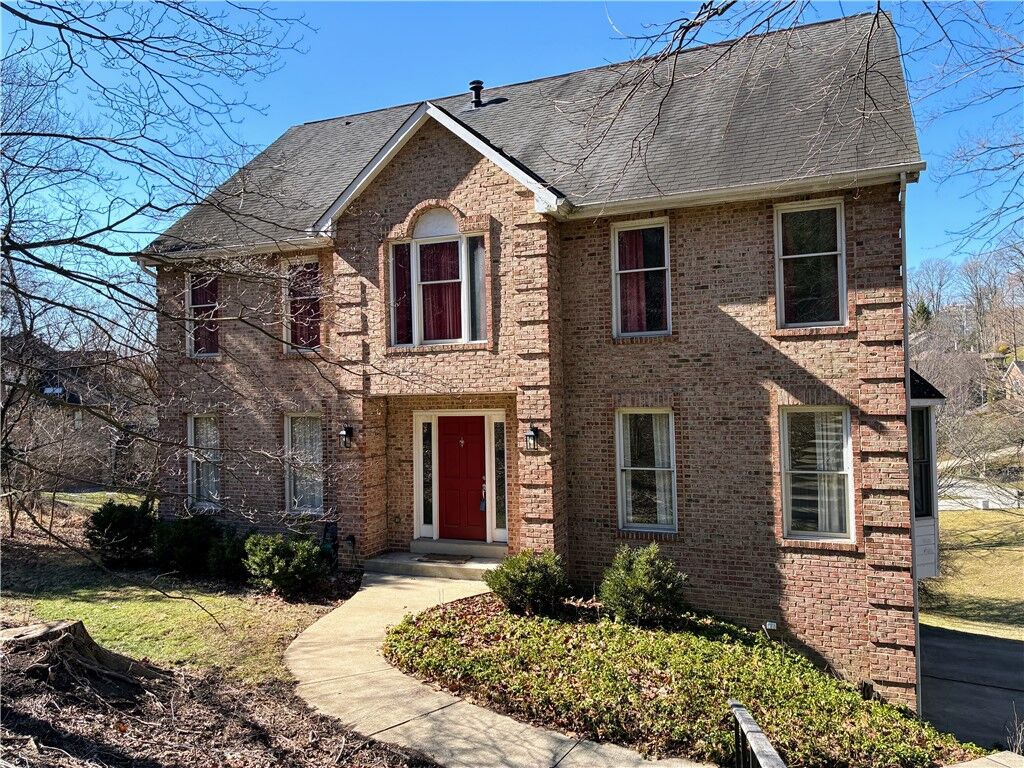 Property Photo: 624 Hidden Oak Dr PA 15025