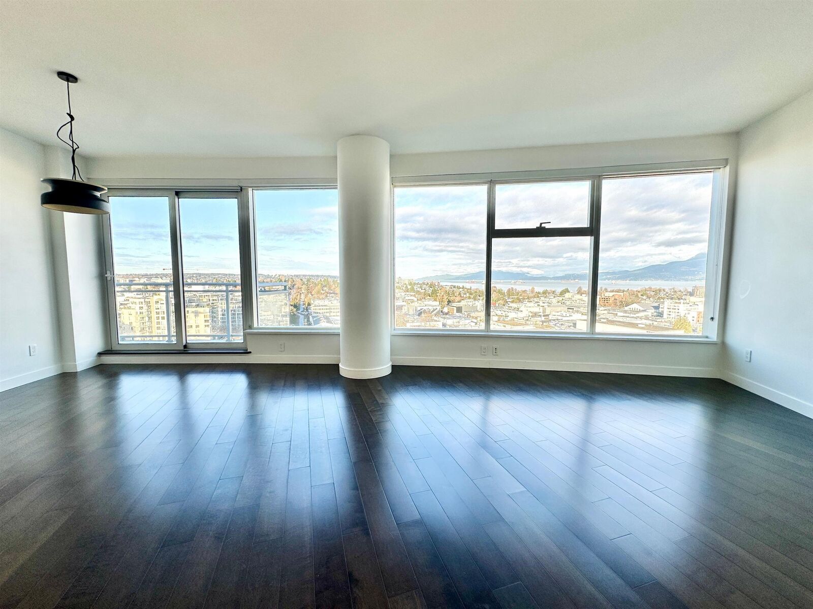 Property Photo:  1565 W 6th Avenue  BC V6J 1R1 