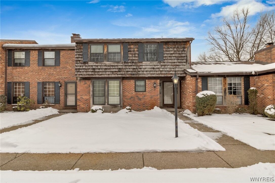 Property Photo:  215 Wedgewood Drive  NY 14221 