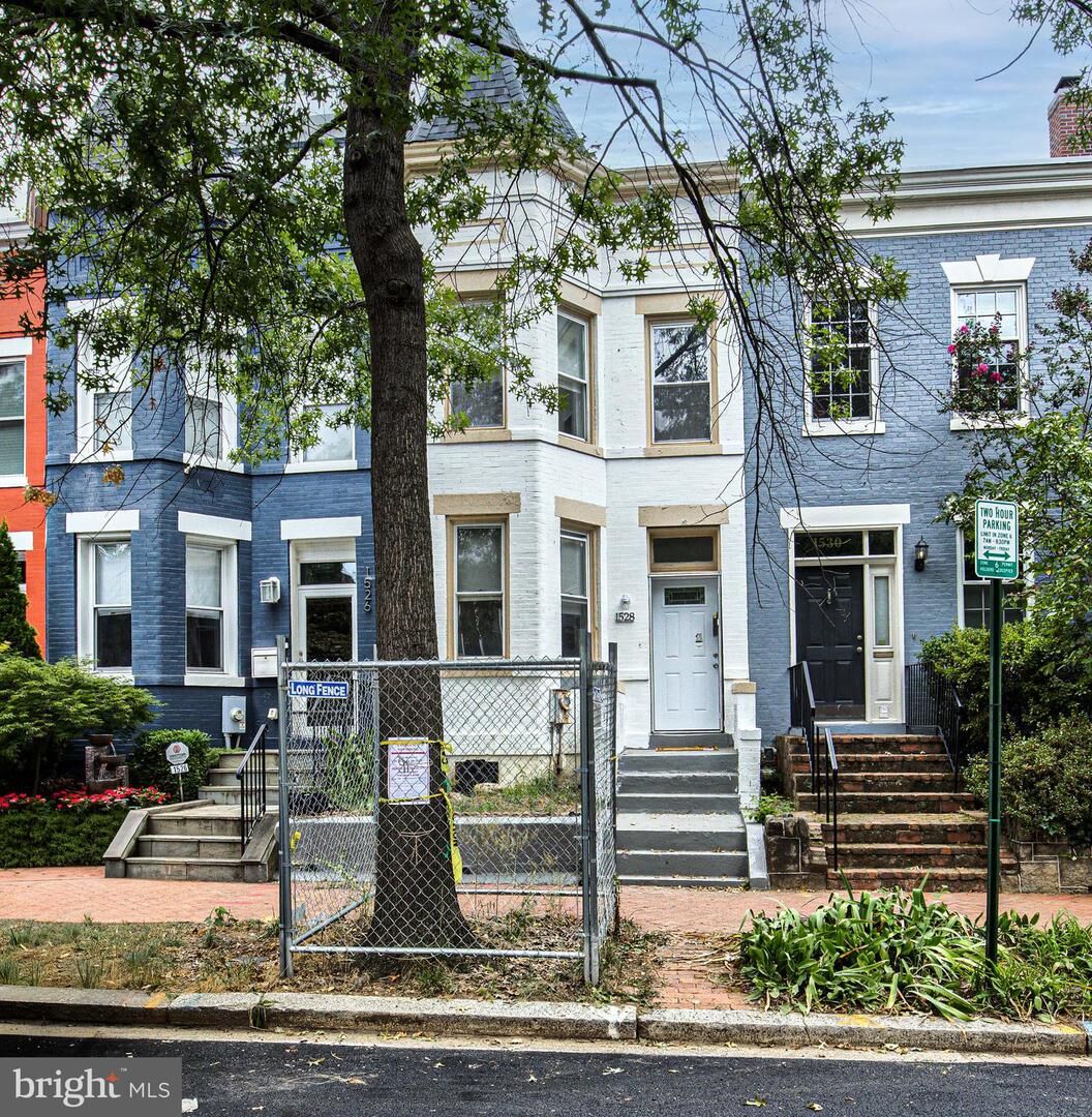 Property Photo:  1528 E Street SE  DC 20003 