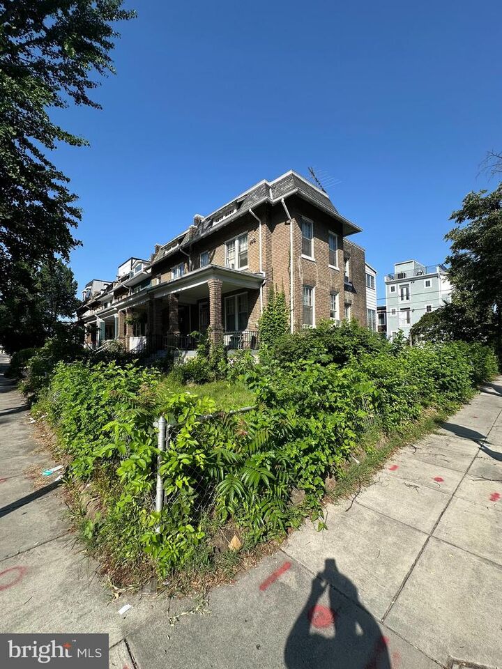 Property Photo: 1122 Holbrook Street NE DC 20002