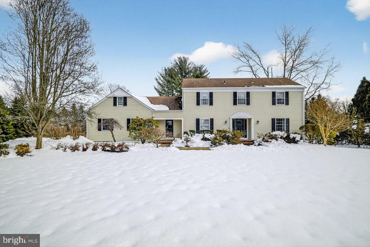 Property Photo:  4 Hardley Drive  NJ 08512 