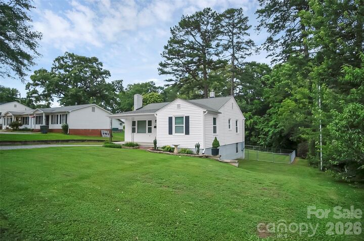 Property Photo:  2108 Twin Avenue  NC 28052 