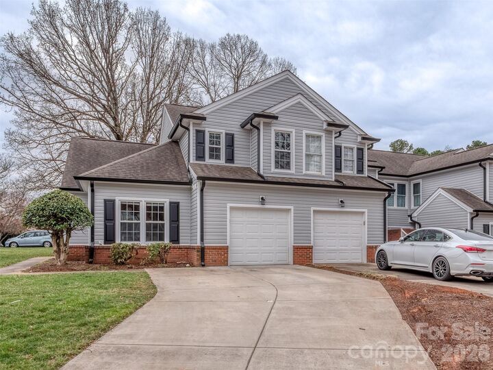 Property Photo: 8603 Fox Chase Lane NC 28269