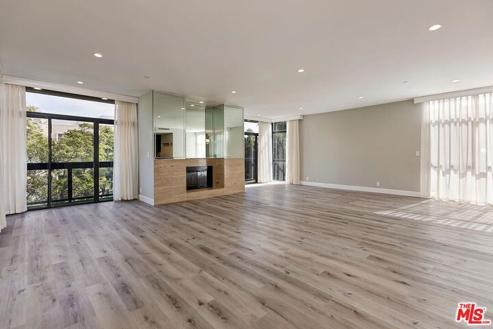 Property Photo: 323 N Palm Dr CA 90210