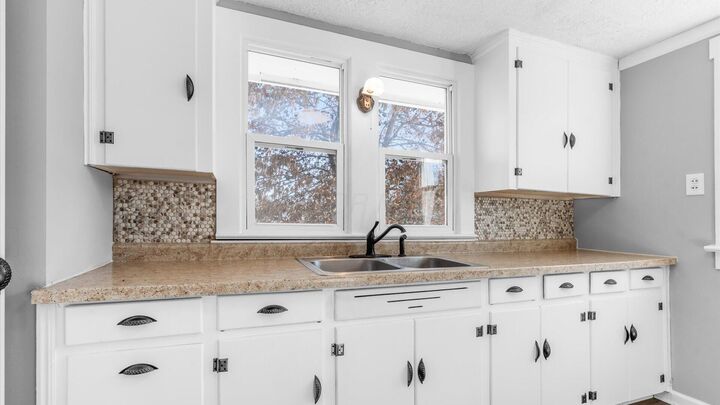 Property Photo:  2410 Marion Avenue  OH 43701 